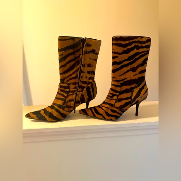 Animal print Steve Madden size 6 boots with 2 inch heel never worn, great style - Picture 6 of 6